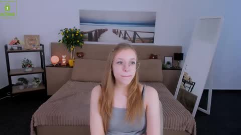 layriantavee online show from March 2, 2025, 6:59 am