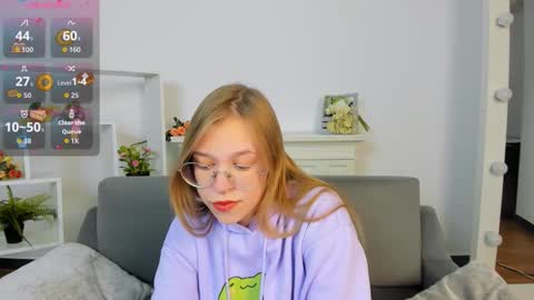 layriantavee online show from September 30, 2025, 1:27 pm