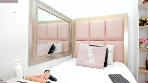 Lea online show from February 20, 2025, 3:56 am