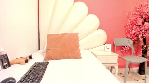 Lea online show from March 7, 2025, 8:33 pm