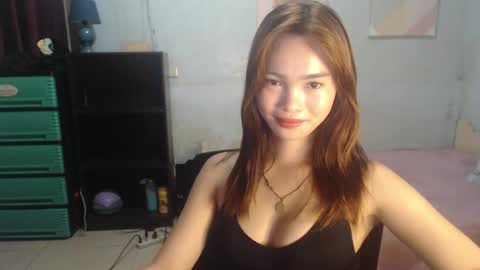 leah_fucker online show from February 5, 2026, 9:41 pm