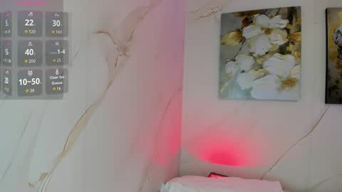 Snapshot of leah_naughty4u chatting on April 7, 2026, 3:07 am LEAH online show from April 7, 2026, 3:07 am