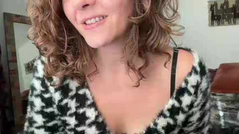 Leah Sparkles online show from October 17, 2025, 2:52 pm