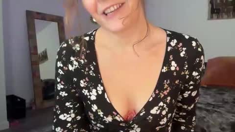 Leah Sparkles online show from December 4, 2025, 3:32 pm