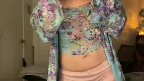 Leah Sparkles online show from February 17, 2026, 5:15 am