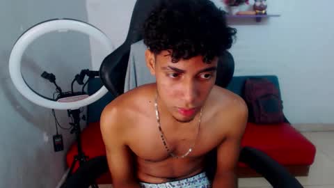 Snapshot of leam_1 chatting on November 13, 2025, 7:24 pm leam_1 online show from November 13, 2025, 7:24 pm