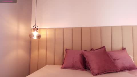 Snapshot of leamonroe__ chatting on January 28, 2025, 10:45 am Hey Im Lea online show from January 28, 2025, 10:45 am