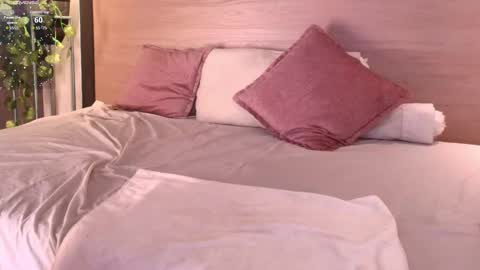 Snapshot of leamonroe__ chatting on September 12, 2025, 9:59 pm Hey Im Lea online show from September 12, 2025, 9:59 pm