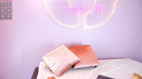 Snapshot of leamonroe__ chatting on November 13, 2025, 10:19 pm Hey Im Lea online show from November 13, 2025, 10:19 pm