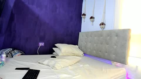 Snapshot of leamonroe__ chatting on February 27, 2026, 1:11 pm Hey Im Lea online show from February 27, 2026, 1:11 pm