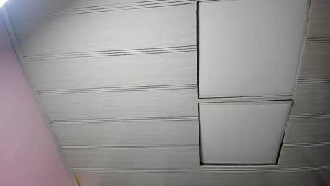 leamoreau__ online show from October 28, 2025, 11:36 am