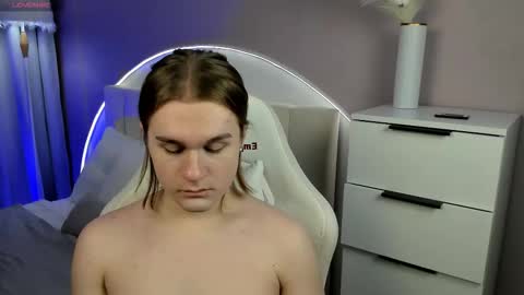 Snapshot of leanby chatting on November 28, 2025, 8:28 am Leanu online show from November 28, 2025, 8:28 am