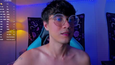 Snapshot of leaneseb chatting on December 10, 2024, 12:06 am leaneseb online show from December 10, 2024, 12:06 am