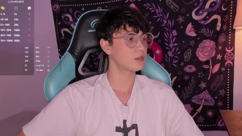 Snapshot of leaneseb chatting on December 13, 2024, 11:28 pm leaneseb online show from December 13, 2024, 11:28 pm