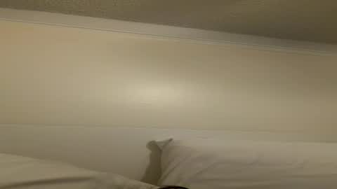 leannesandgren1 online show from April 28, 2026, 2:44 pm