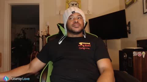 Learoy online show from December 8, 2024, 6:01 am