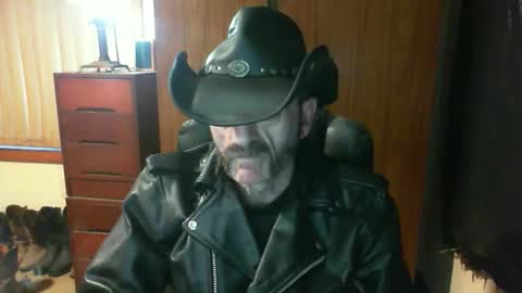 leathergreaser online show from April 16, 2026, 8:20 pm