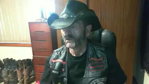leathergreaser online show from May 11, 2026, 9:12 pm