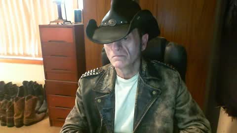 Snapshot of leathergreaser chatting on July 9, 2026, 6:06 am leathergreaser online show from July 9, 2026, 6:06 am