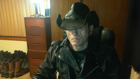 Snapshot of leathergreaser chatting on July 10, 2026, 8:07 am leathergreaser online show from July 10, 2026, 8:07 am