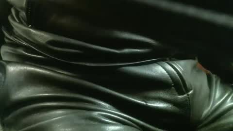 Leathermotocross online show from November 21, 2025, 7:12 pm