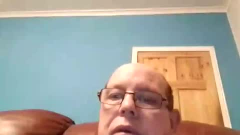 leatherpants68 online show from November 12, 2025, 5:57 pm