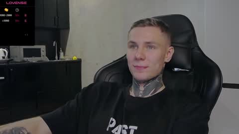 Snapshot of lechery_boy chatting on December 10, 2024, 6:38 pm Lechery boy online show from December 10, 2024, 6:38 pm