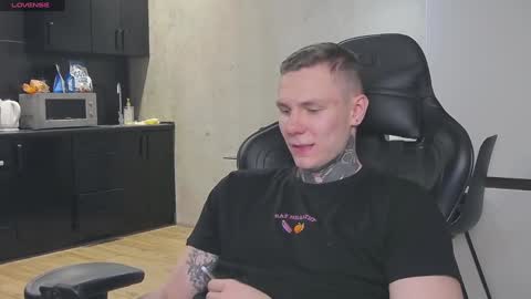 Snapshot of lechery_boy chatting on January 19, 2025, 6:32 pm Lechery boy online show from January 19, 2025, 6:32 pm