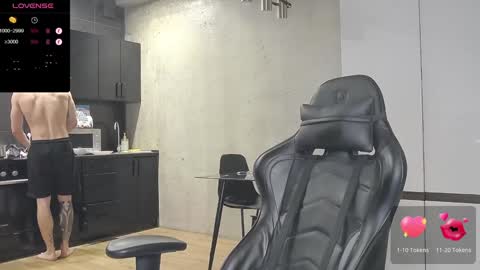 Snapshot of lechery_boy chatting on January 22, 2025, 5:06 pm Lechery boy online show from January 22, 2025, 5:06 pm