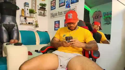 leenar_key online show from December 16, 2025, 3:06 pm