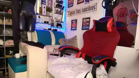 leenar_key online show from March 5, 2026, 5:42 pm