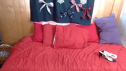 Snapshot of leesdesires chatting on December 8, 2024, 5:22 pm Leesdesires online show from December 8, 2024, 5:22 pm