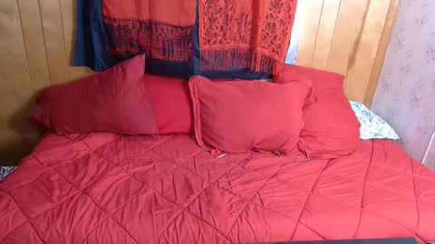 Snapshot of leesdesires chatting on February 12, 2026, 4:35 pm Leesdesires online show from February 12, 2026, 4:35 pm