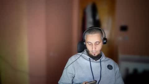 lefrenchiies online show from November 19, 2025, 7:30 am