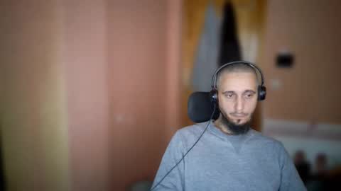 lefrenchiies online show from November 26, 2025, 8:59 am