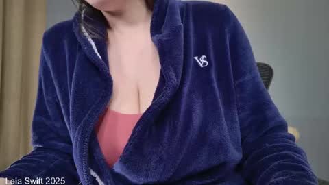 Snapshot of leiaswift chatting on March 9, 2025, 10:41 am Leia Swift online show from March 9, 2025, 10:41 am