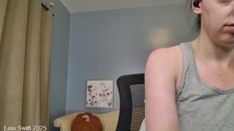 Snapshot of leiaswift chatting on October 5, 2025, 9:07 am Leia Swift online show from October 5, 2025, 9:07 am