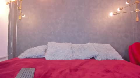 LEIGH ANGELS online show from November 22, 2025, 10:31 pm