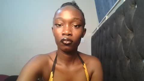 leighton_blake online show from November 19, 2025, 11:10 am