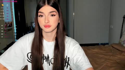 Snapshot of leila_4ever chatting on December 6, 2024, 5:20 am Leila online show from December 6, 2024, 5:20 am