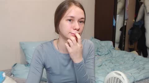 leila_bambi_ online show from February 19, 2025, 5:16 am