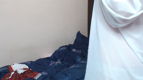 leila_bambi_ online show from February 22, 2025, 11:13 pm