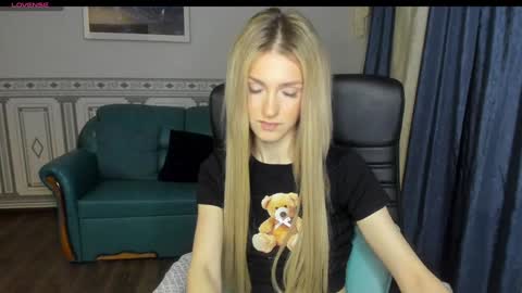 Leila Morriss online show from December 8, 2024, 10:14 pm