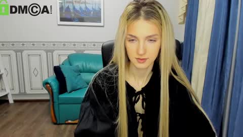 Leila Morriss online show from December 11, 2024, 8:07 pm