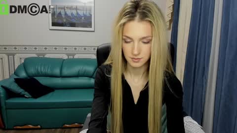 Leila Morriss online show from December 14, 2024, 8:29 pm