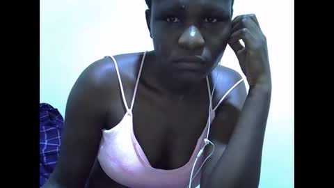 leilacuty13 online show from October 18, 2025, 12:17 pm