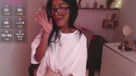 leilaebony_ online show from September 13, 2025, 1:44 pm
