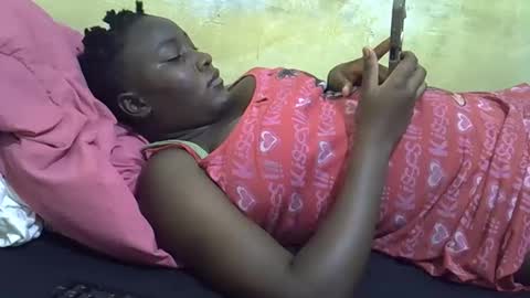 Snapshot of leilah_cute19 chatting on April 25, 2026, 6:16 pm leilah_cute19 online show from April 25, 2026, 6:16 pm