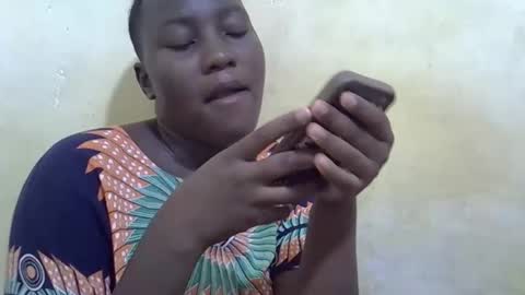 Snapshot of leilah_cute19 chatting on May 9, 2026, 8:52 am leilah_cute19 online show from May 9, 2026, 8:52 am