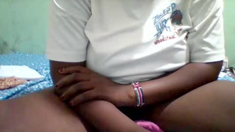 Snapshot of leilah_hope chatting on February 20, 2026, 6:37 am leilah_hope online show from February 20, 2026, 6:37 am